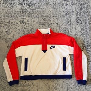 Super cute retro Nike fleece crop